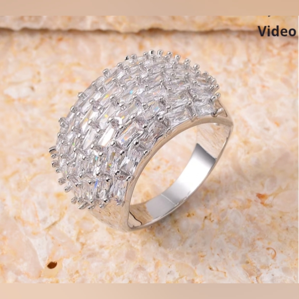 Exquisite! Austrian Crystal dome rings, Goldtone (10) or Silvertine (9)